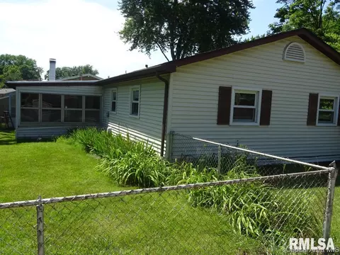 1632 E Walnut St, Chatham, IL 62629 photo 5