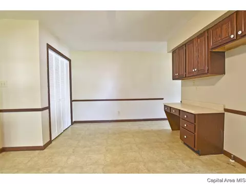 3316 Rawlings Dr, Springfield, IL 62704 photo 9