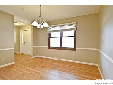 3316 Rawlings Dr, Springfield, IL 62704 photo 4