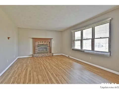 3316 Rawlings Dr, Springfield, IL 62704 photo 3