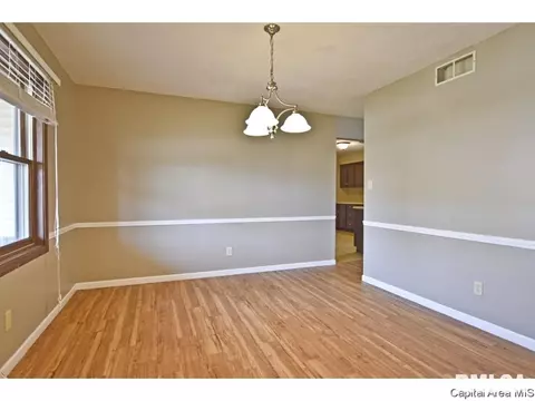3316 Rawlings Dr, Springfield, IL 62704 photo 5