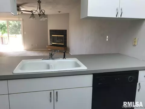3319 Rawlings Dr, Springfield, IL 62704 photo 4