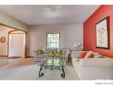 3205 Red Bud Ln, Springfield, IL 62712 photo 8