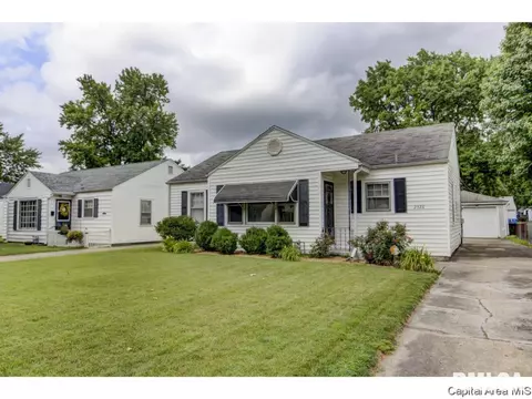 2328 S Spring St, Springfield, IL 62704 photo 4