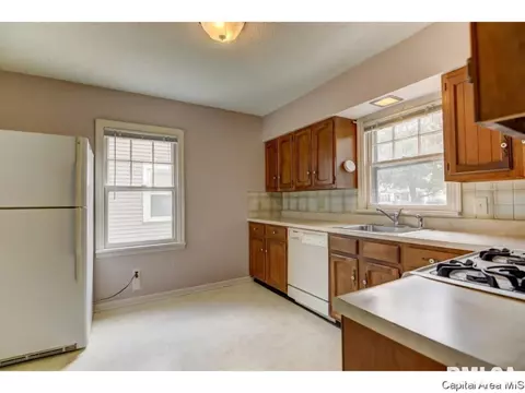 2328 S Spring St, Springfield, IL 62704 photo 13