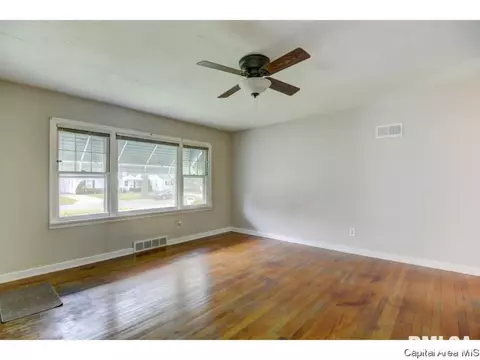 2328 S Spring St, Springfield, IL 62704 photo 5