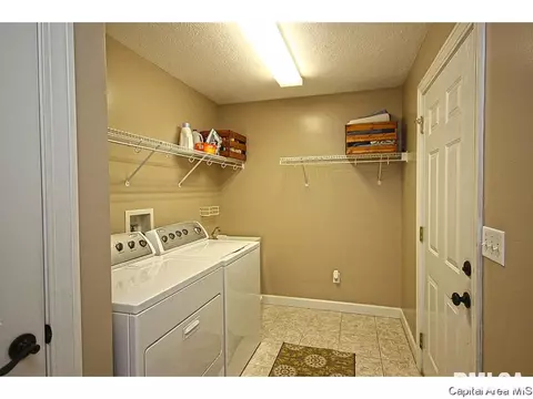 3924 Greenfield Dr, Springfield, IL 62704 photo 11