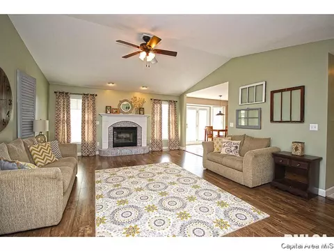 3924 Greenfield Dr, Springfield, IL 62704 photo 5