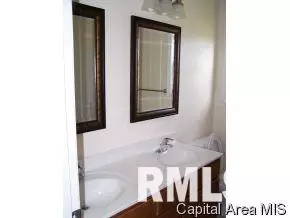 301 E Sycamore, Thayer, IL 62689 photo 7