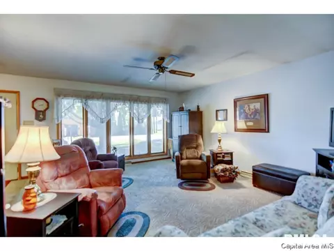 804 E Seventh St, Pana, IL 62557 photo 4