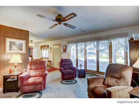 804 E Seventh St, Pana, IL 62557 photo 3