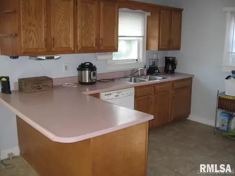 413 E Cross St, Springfield, IL 62703 photo 5
