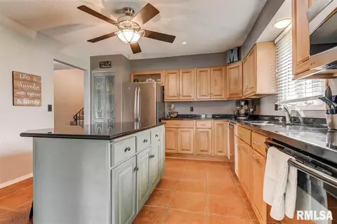 2724 Arrowhead Dr, Springfield, IL 62702 photo 9