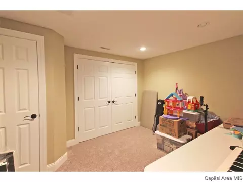 507 Chatsworth Ct, Springfield, IL 62711 photo 25