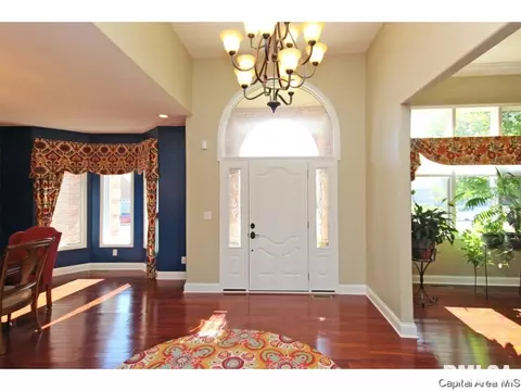507 Chatsworth Ct, Springfield, IL 62711 photo 2