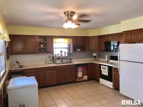 304 Walnut Valley Dr, Springfield, IL 62707 photo 3