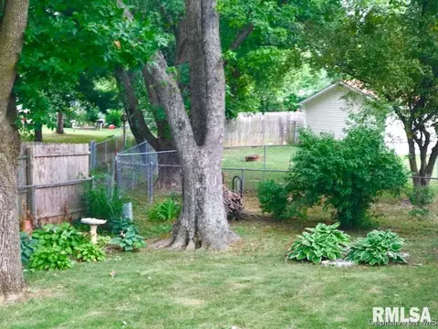 304 Walnut Valley Dr, Springfield, IL 62707 photo 17