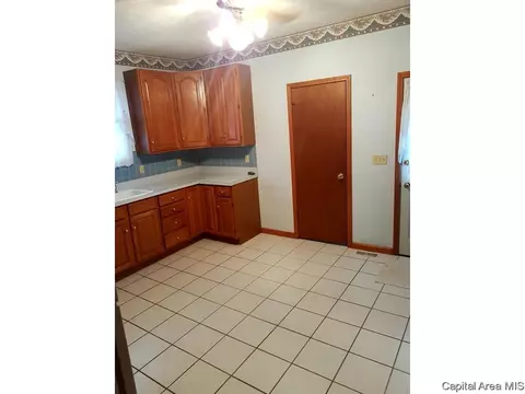 1228 N Ledlie Ave, Springfield, IL 62702 photo 8