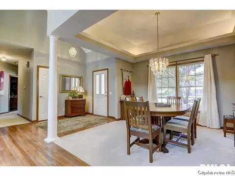 2305 Lake Crest Dr, Springfield, IL 62712 photo 6