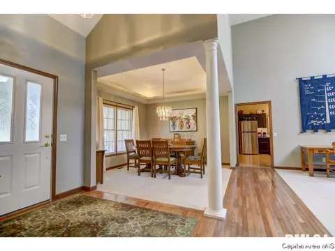 2305 Lake Crest Dr, Springfield, IL 62712 photo 4