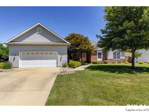 2305 Lake Crest Dr, Springfield, IL 62712 photo 1
