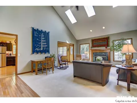 2305 Lake Crest Dr, Springfield, IL 62712 photo 8