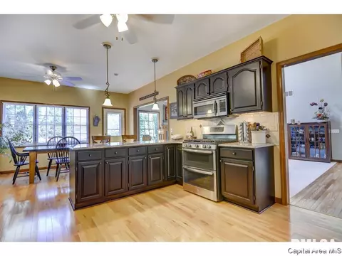 2305 Lake Crest Dr, Springfield, IL 62712 photo 11