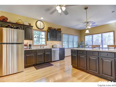 2305 Lake Crest Dr, Springfield, IL 62712 photo 13