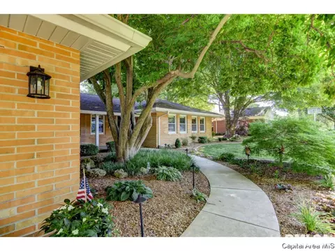 7 Wildwood, Springfield, IL 62704 photo 2