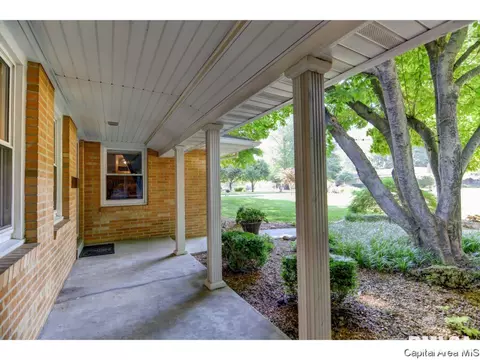 7 Wildwood, Springfield, IL 62704 photo 3