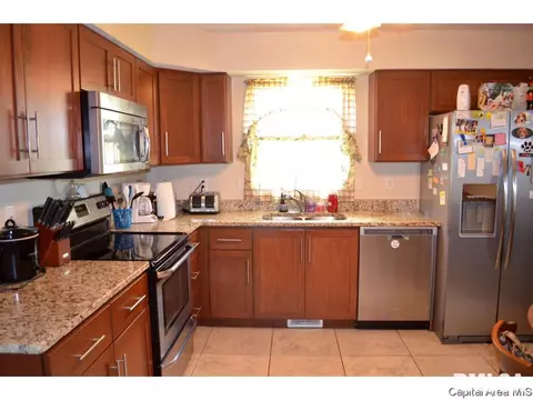 2165 Watch, Springfield, IL 62702 photo 2