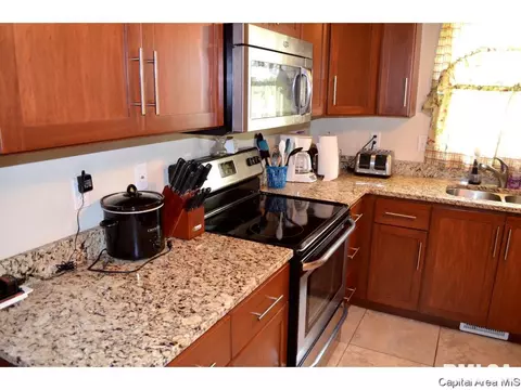 2165 Watch, Springfield, IL 62702 photo 3