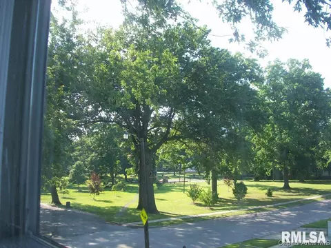 936 N 03rd, Springfield, IL 62702 photo 9