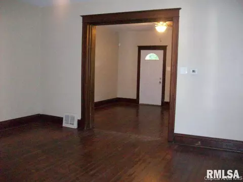 936 N 03rd, Springfield, IL 62702 photo 3