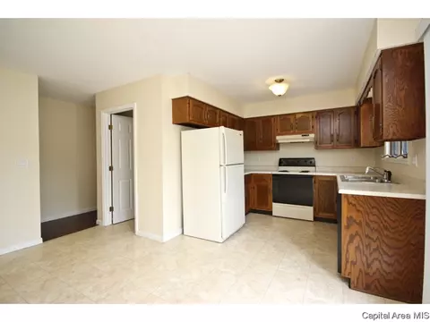 1708 Devonwood Dr, Springfield, IL 62704 photo 8