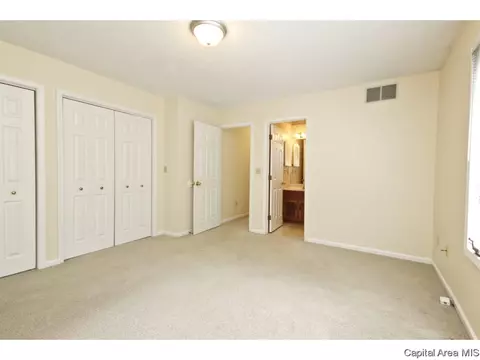 1708 Devonwood Dr, Springfield, IL 62704 photo 12