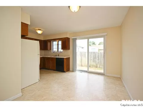 1708 Devonwood Dr, Springfield, IL 62704 photo 7