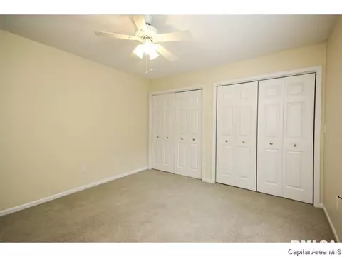 1708 Devonwood Dr, Springfield, IL 62704 photo 21