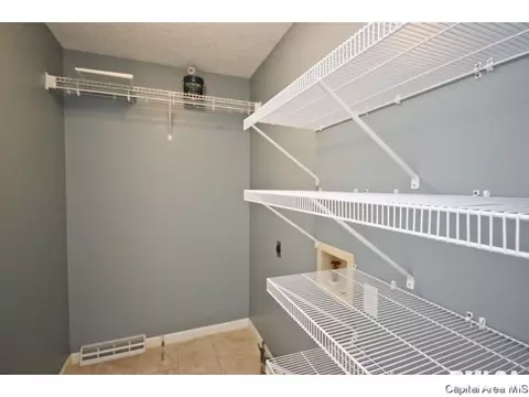 1708 Devonwood Dr, Springfield, IL 62704 photo 16