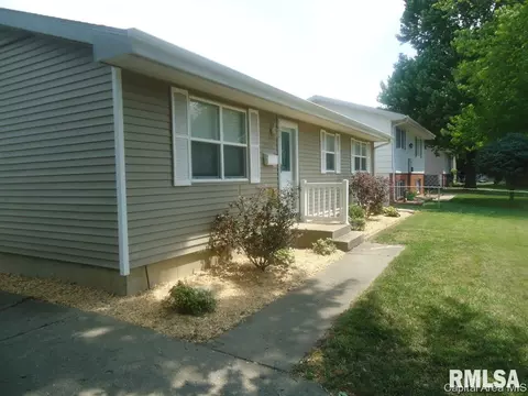 2257 Watch Ave, Springfield, IL 62702 photo 2
