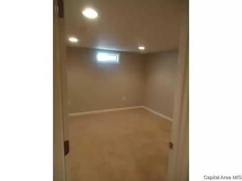 2257 Watch Ave, Springfield, IL 62702 photo 17
