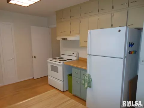 2312 S State St, Springfield, IL 62704 photo 6