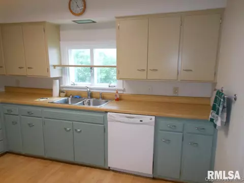 2312 S State St, Springfield, IL 62704 photo 5