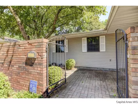 2217 Croydon Dr, Springfield, IL 62703 photo 2