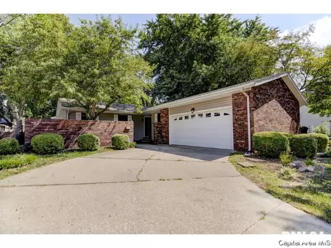2217 Croydon Dr, Springfield, IL 62703 photo 1