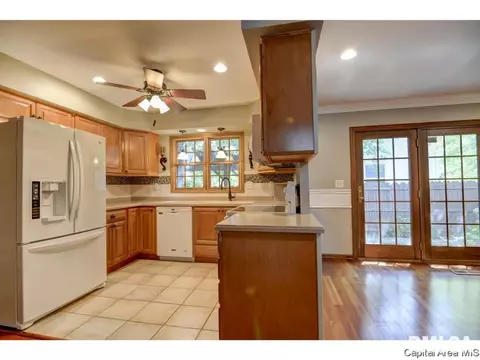 2217 Croydon Dr, Springfield, IL 62703 photo 4