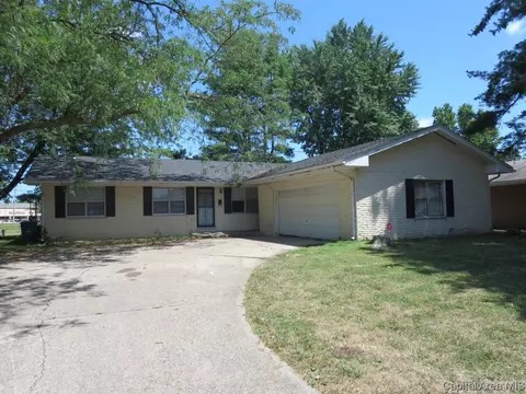 2235 Lynnhaven Dr, Springfield, IL 62704 photo 1