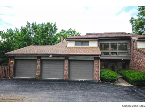 2012 Jeanette Ln #A, Springfield, IL 62702 photo 1