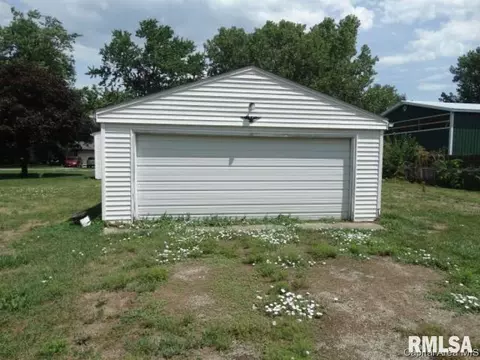 306 W Bell, Athens, IL 62613 photo 2