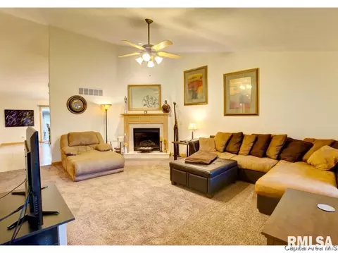 2916 Cronin Dr, Springfield, IL 62711 photo 2